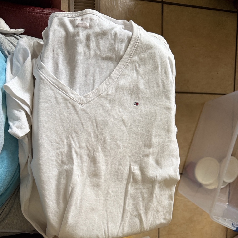 Tommy Hilfiger White Short Sleeve Tee size large
